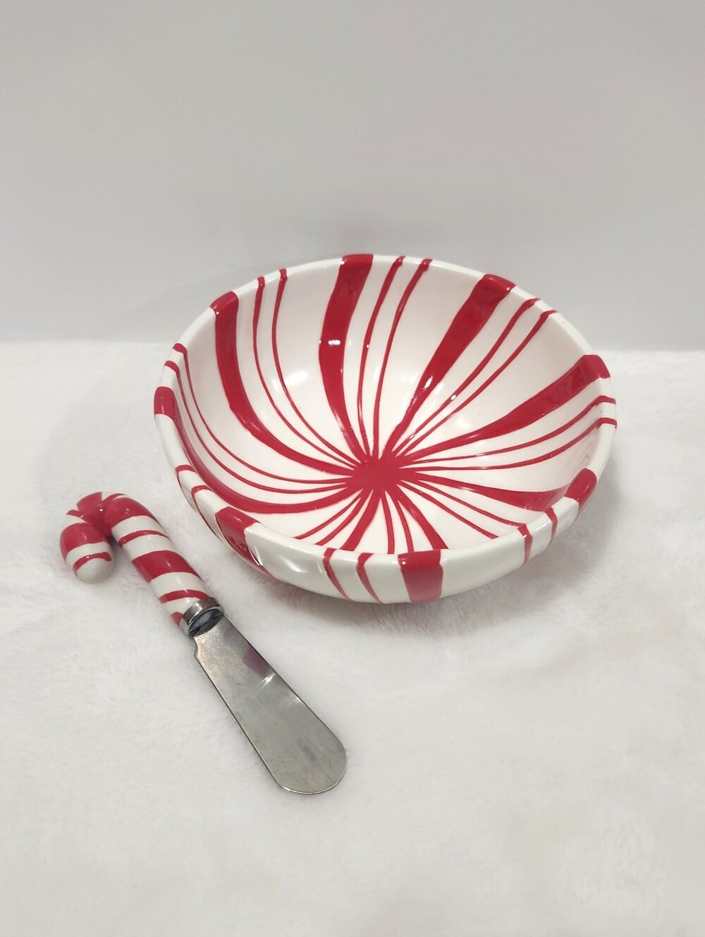 Hallmark Red White Swirl Peppermint Ceramic Dip Bowl Candy Cane Spreader Set
